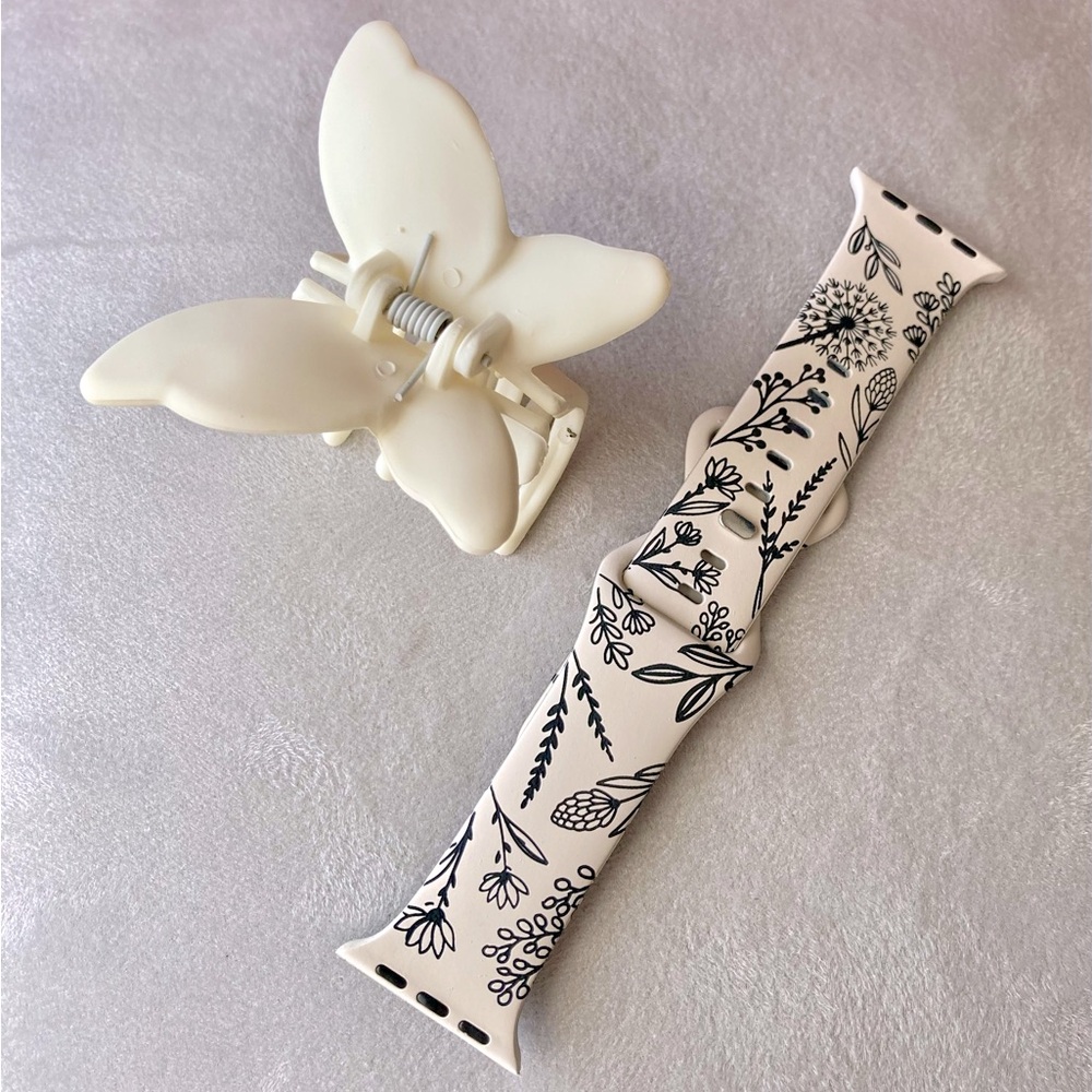 NWOT: Matching Apple Watchband and hair clip